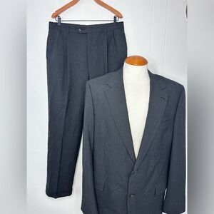 Jos A Bank Charcoal Gray Wool SUIT w/ Suspender Buttons